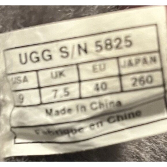 UGG Australia Classic Short Boots 5825 Gray Suede Sheepskin Lined Women's Size 9 - Picture 12 of 16